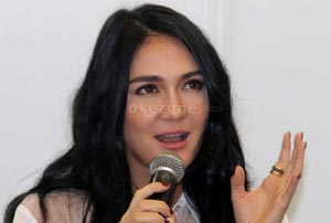   Valerie Thomas Ajak Luna Maya Berbagi Tips Berbisnis